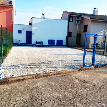 Pri Jazere - Slnecne Jazera 펜션 *