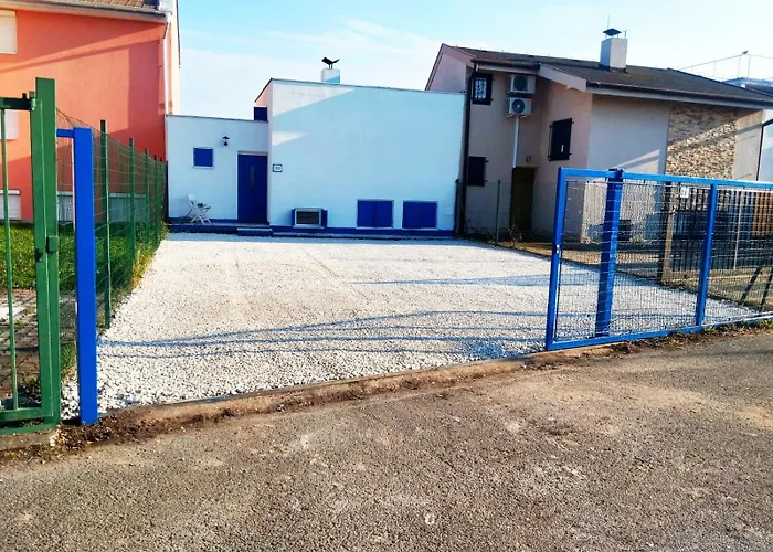 Pri Jazere - Slnecne Jazera Dovolenkový dom *